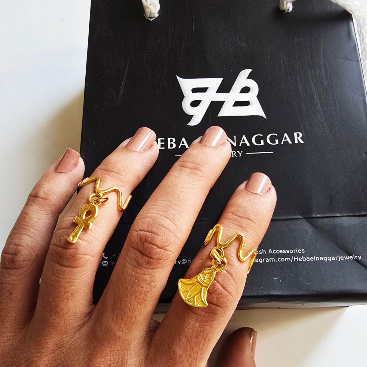 Knuckle rings